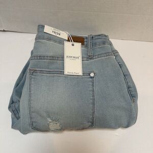 Judy Blue‎ NWT Boyfriend Fit Mid-Rise Destroyed Jeans Size 15/32 Style #88333